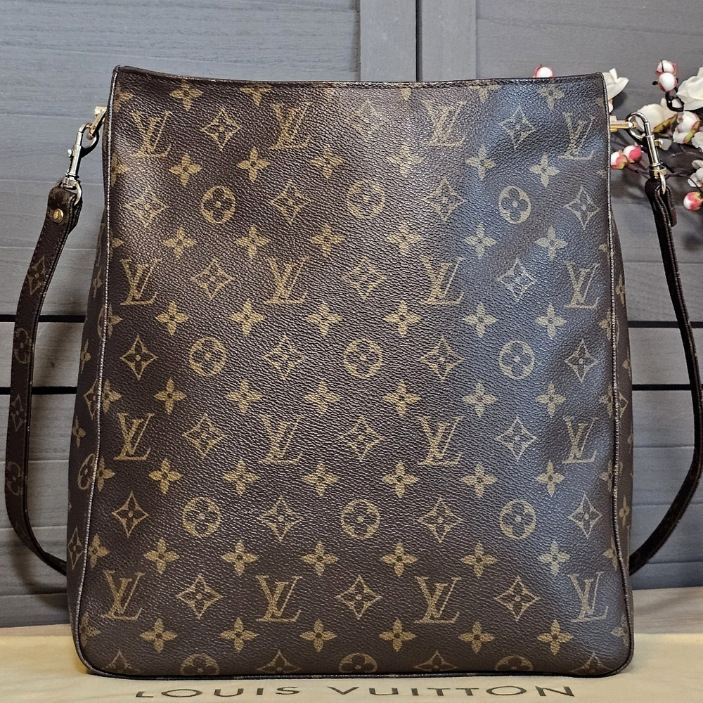 Authentic LOUIS VUITTON Looping GM Shoulder Crossbody Bag